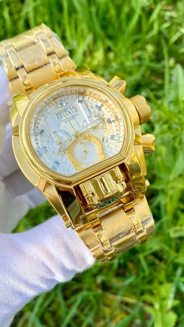 اینویکتا زئوس